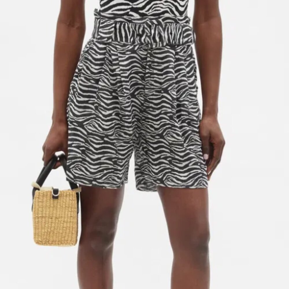 Solid And Striped Zebra Print Shorts With Belt - image 1